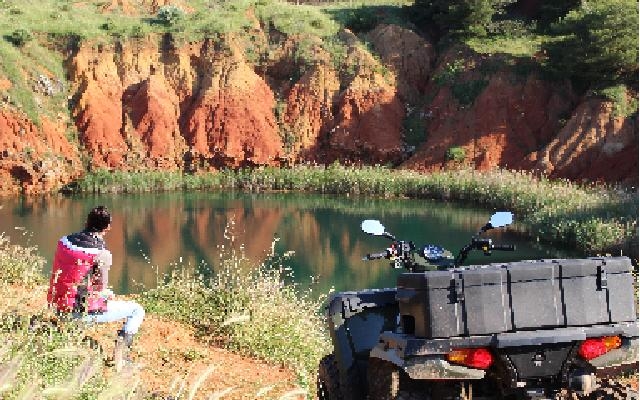  Lago de bauxita 